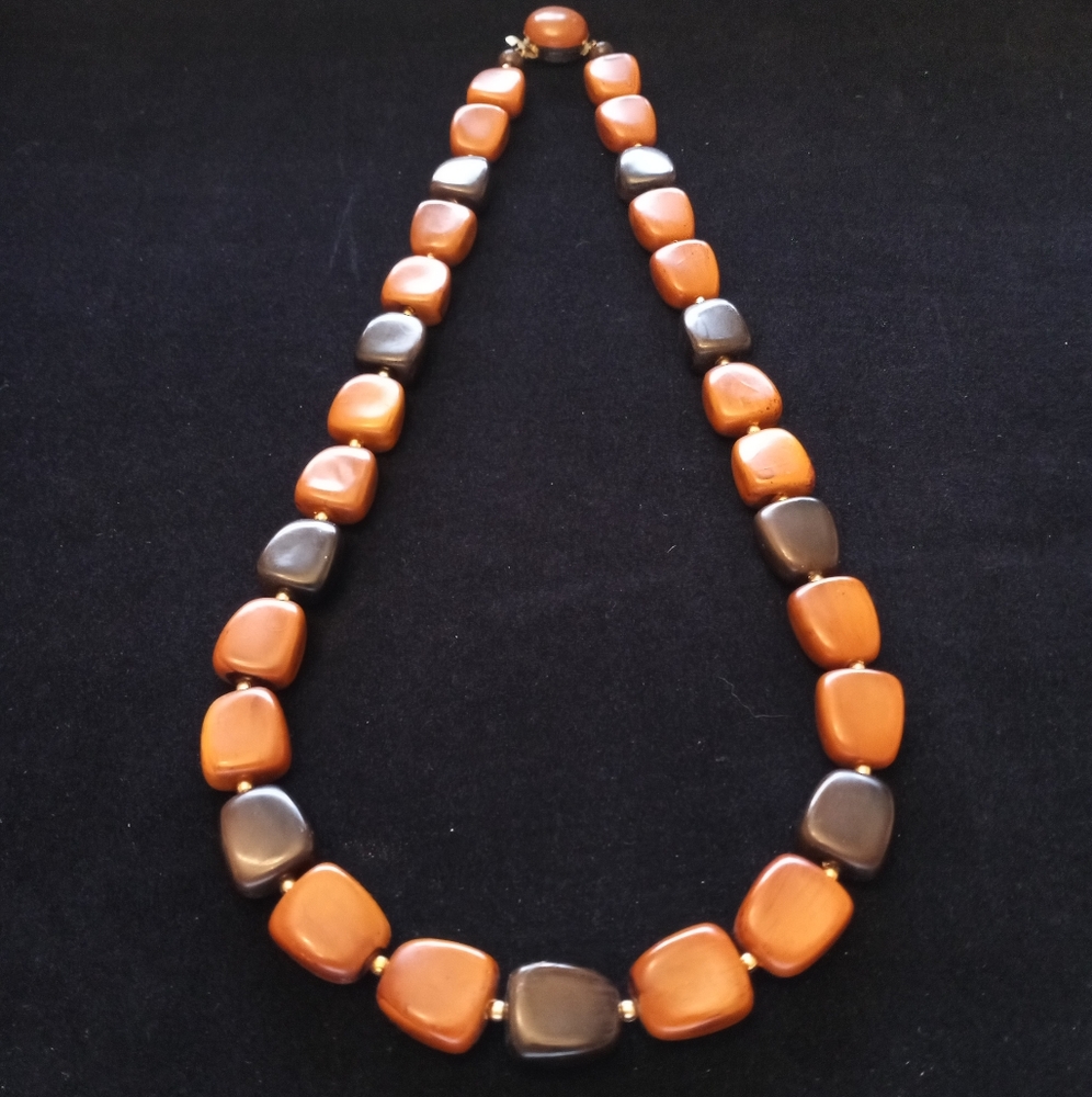 Vintage Hong Kong lucite necklace
